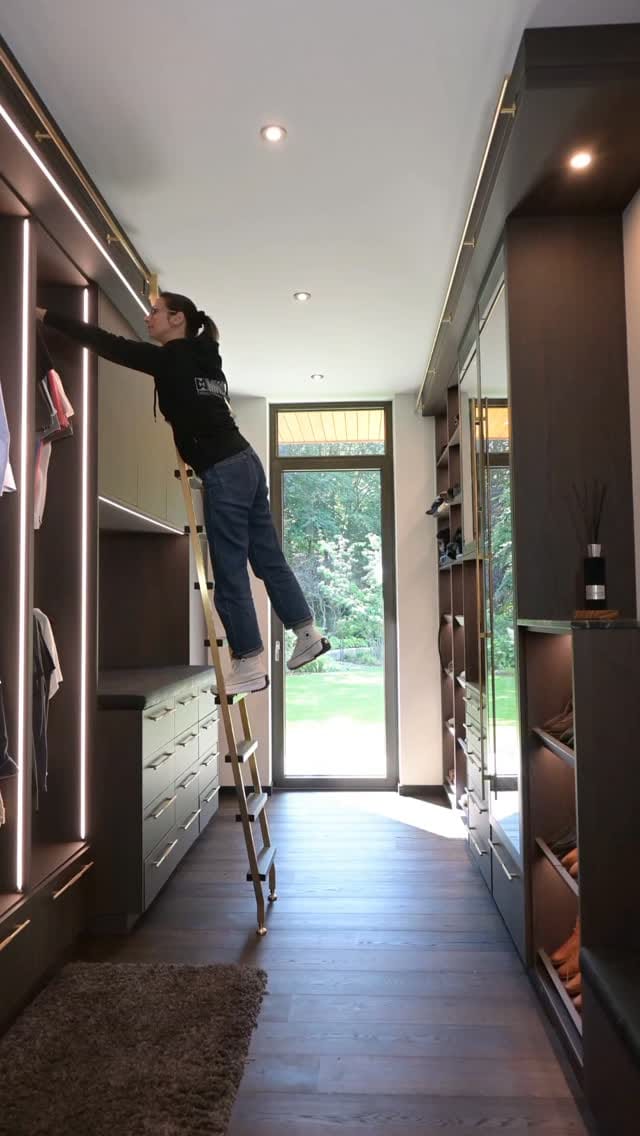 Post 3 by Mwe North America on Instagram (video)