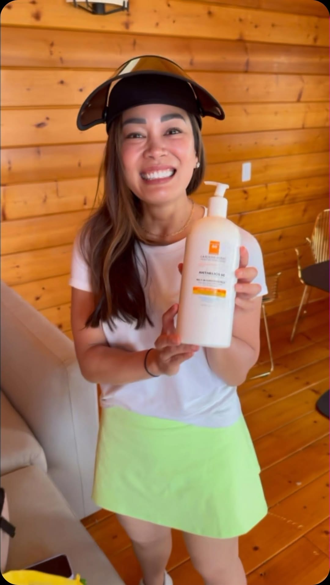 Post 6 by Dr. Donna Tran on Instagram (video)