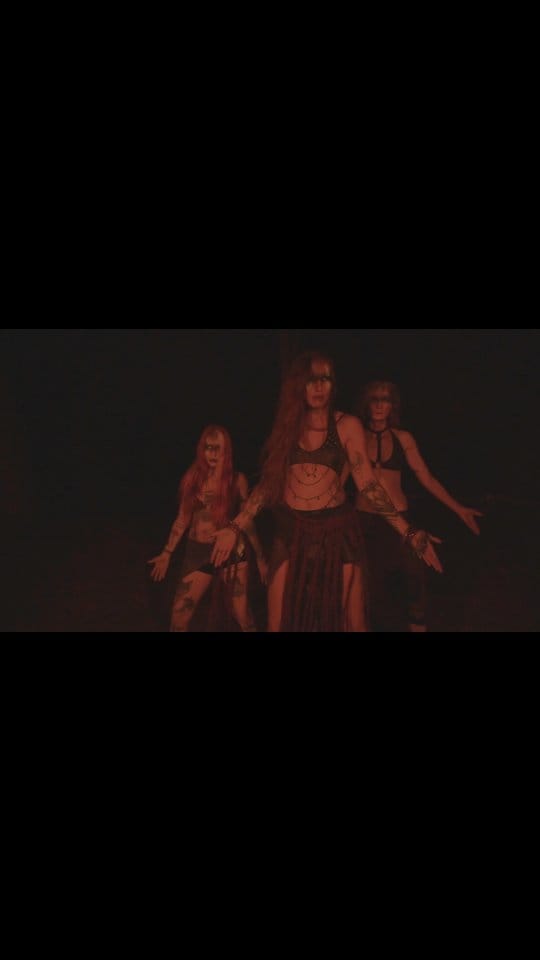 Post 6 by Nur on Instagram (video)