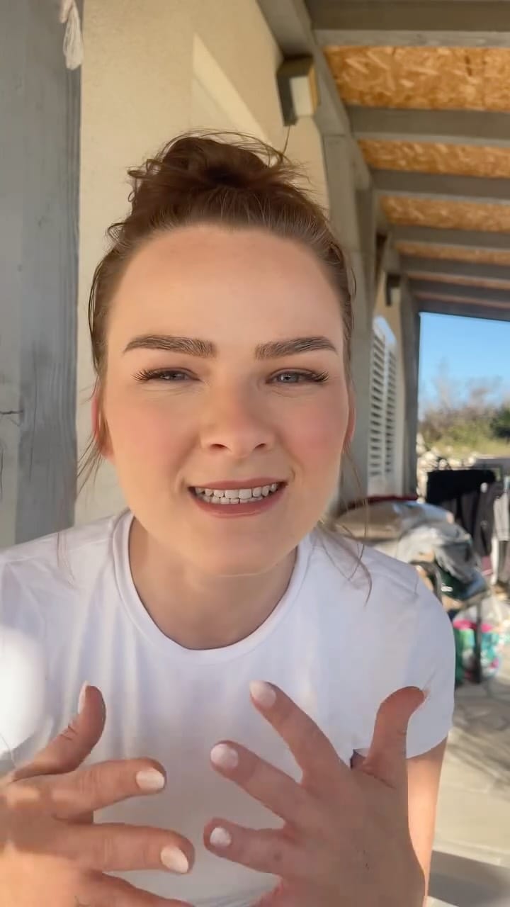 Post 8 by Julia 🌙 | just real life on Instagram (video)