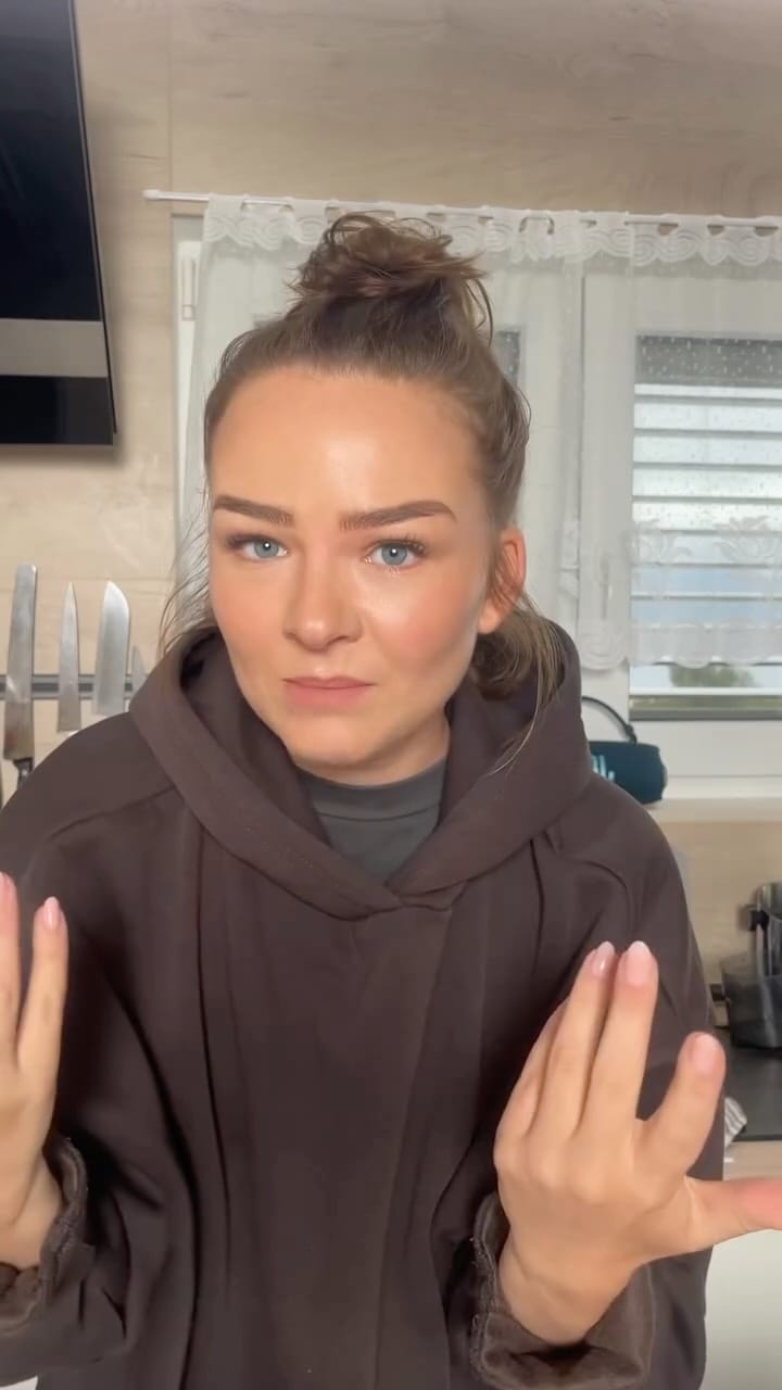 Post 7 by Julia 🌙 | just real life on Instagram (video)