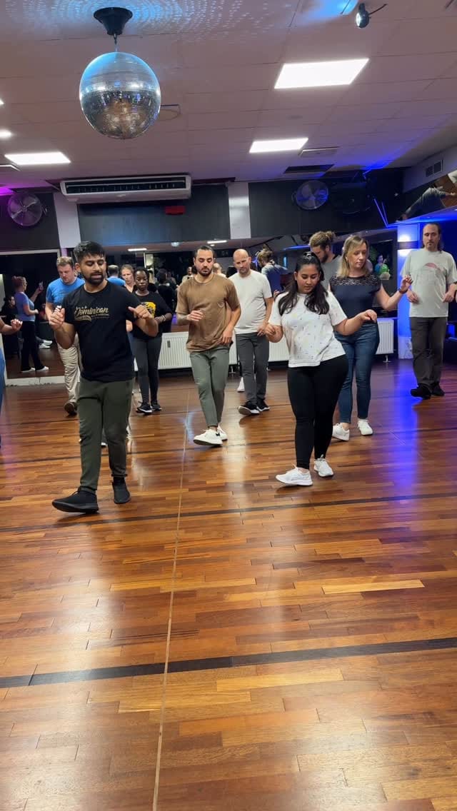 Post 9 by Bhavin & Soonruta BachataSalsa on Instagram (video)