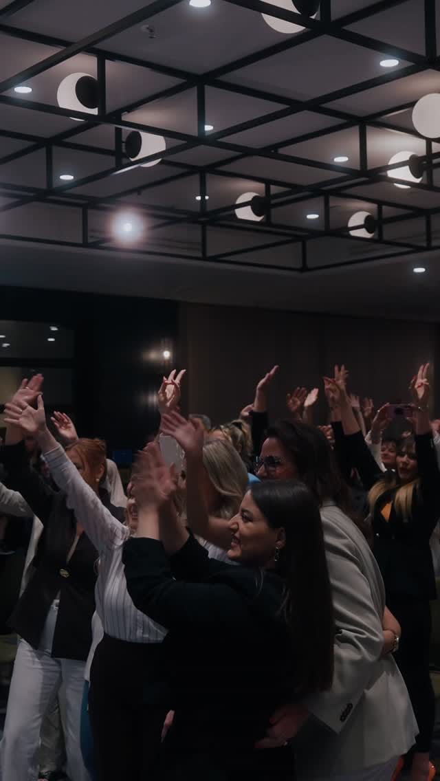 Post 3 by Essence Tribe - Network Marketing Community on Instagram (video)