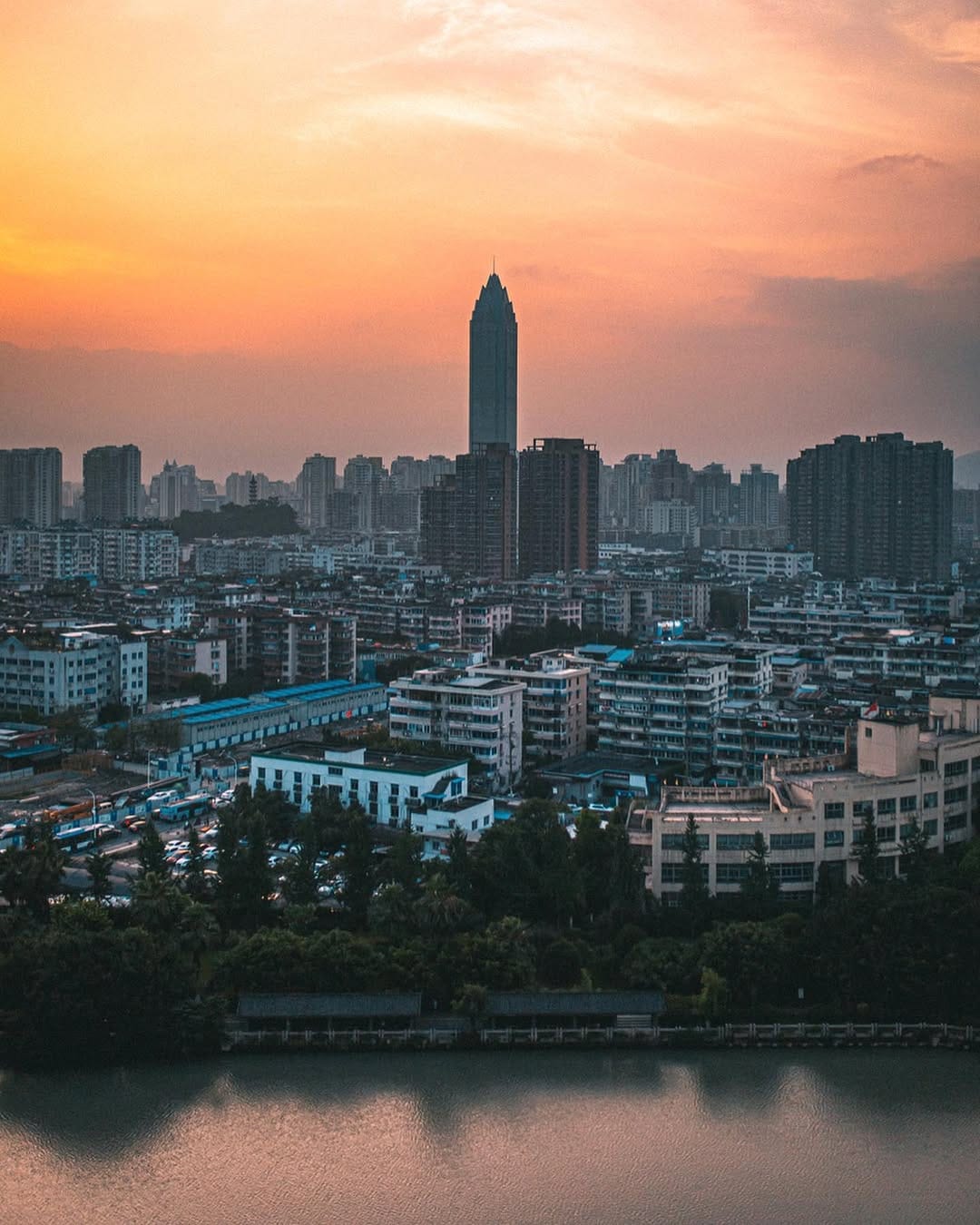 Post 9 by DANIELE CHEN on Instagram (carousel)