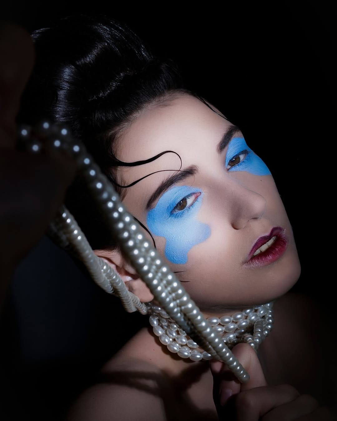 Post 5 by Make-up Artist School on Instagram (carousel)