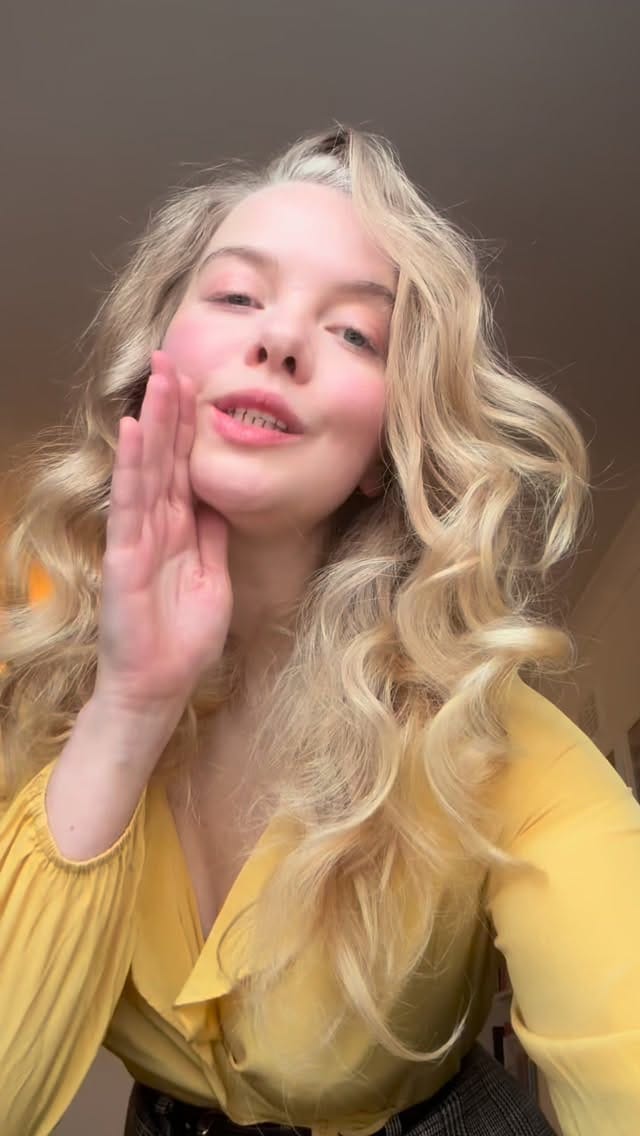 Post 4 by Rakel Mjöll on Instagram (video)