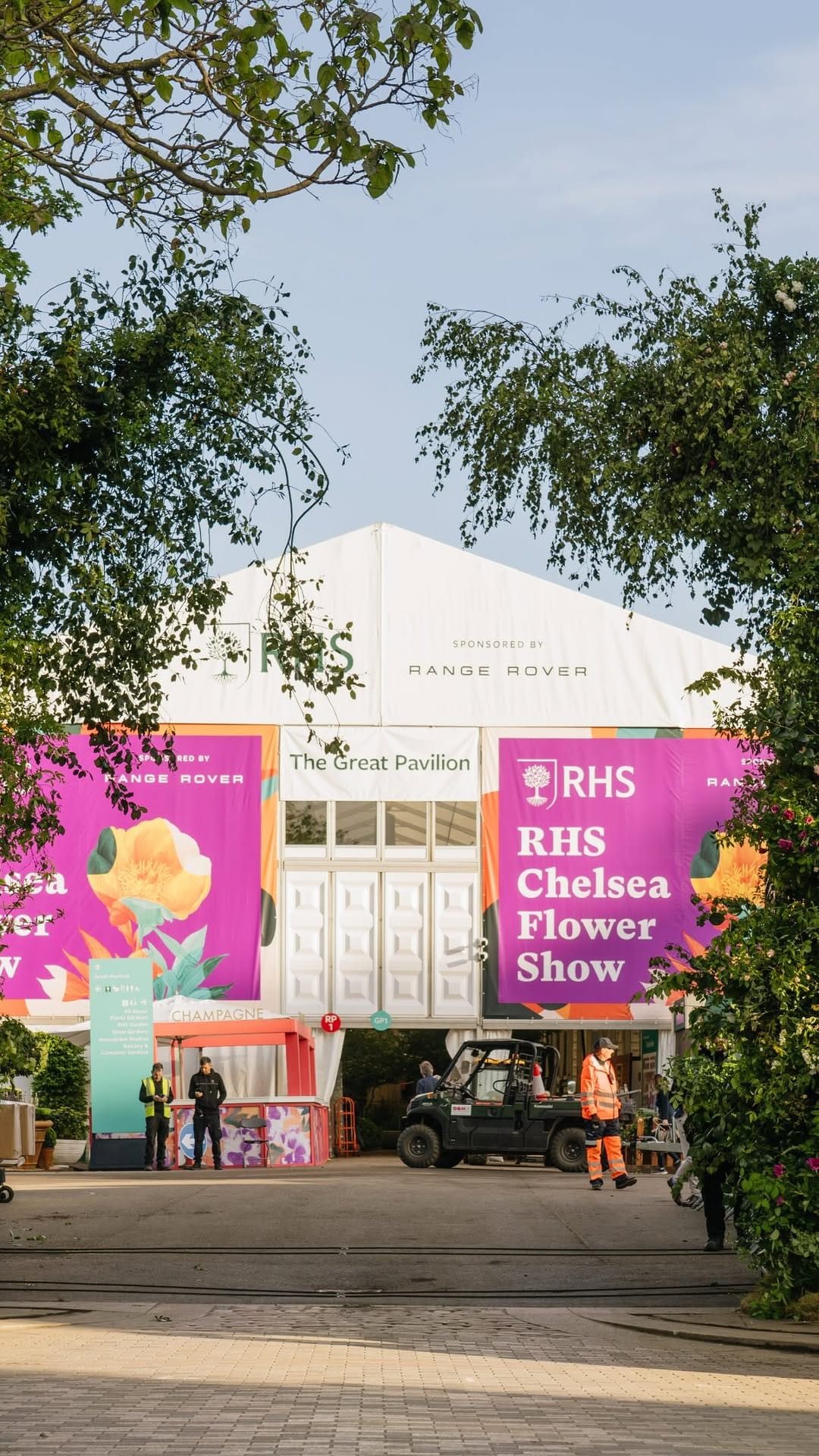 Post 2 by Millie Richardson Flowers on Instagram (video)