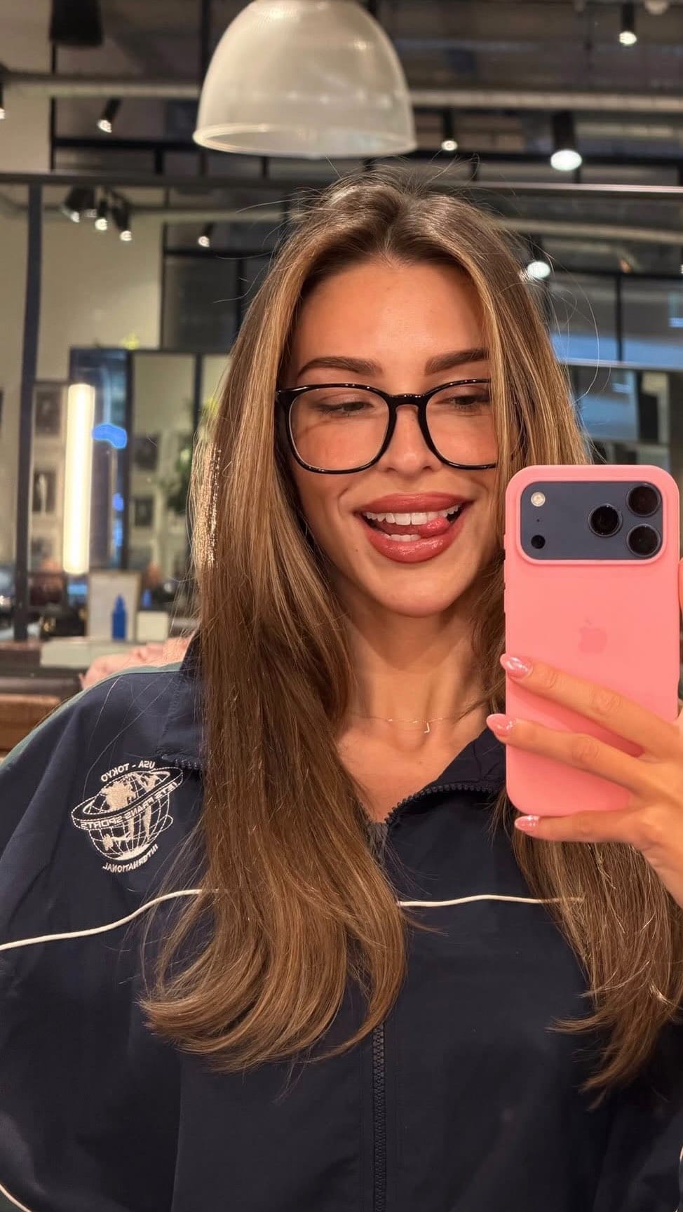 Post 3 by A L E X E on Instagram (video)