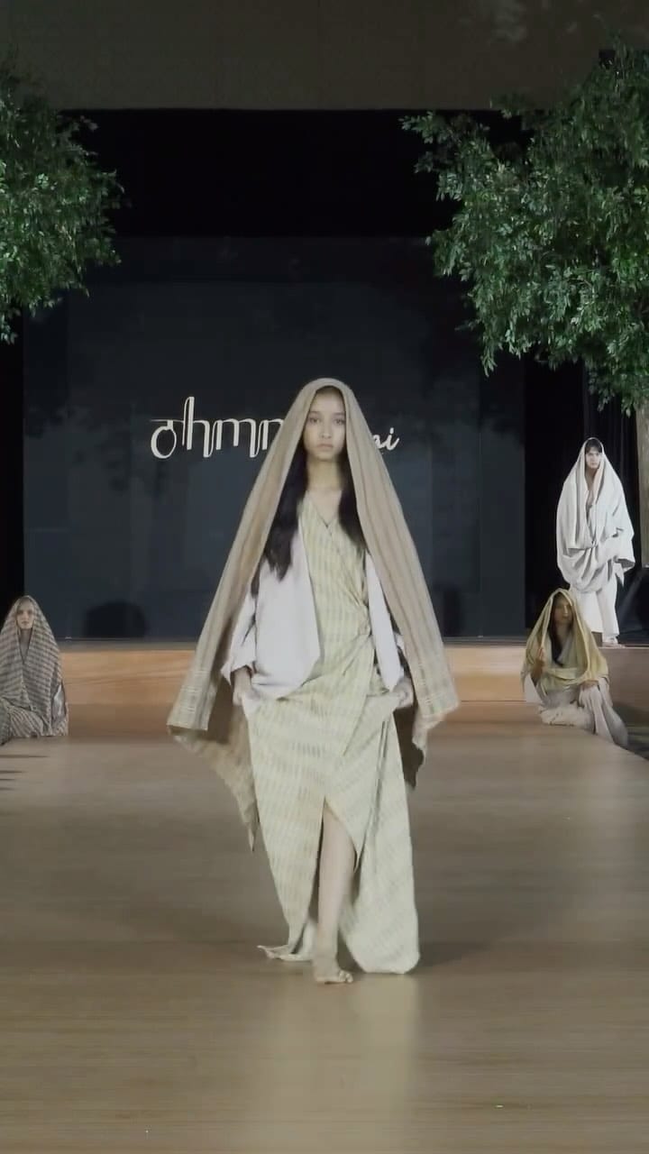 Post 10 by Ohmmbybai on Instagram (video)