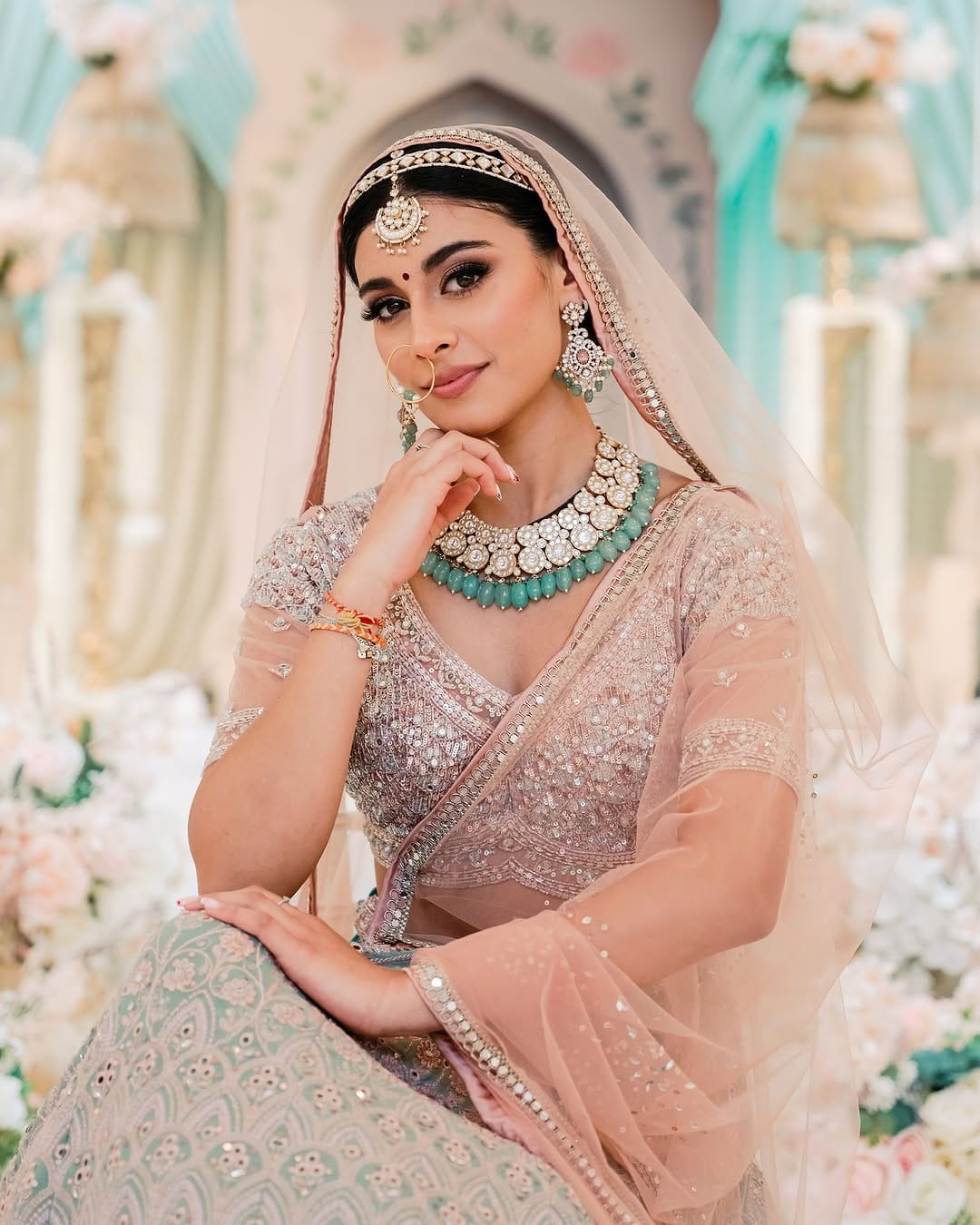 Post 8 by 𝓖𝓪𝔂𝓪𝓽𝓻𝓲𝓼𝓽𝔂𝓵𝓮 bridal HMUA 💙 on Instagram (carousel)