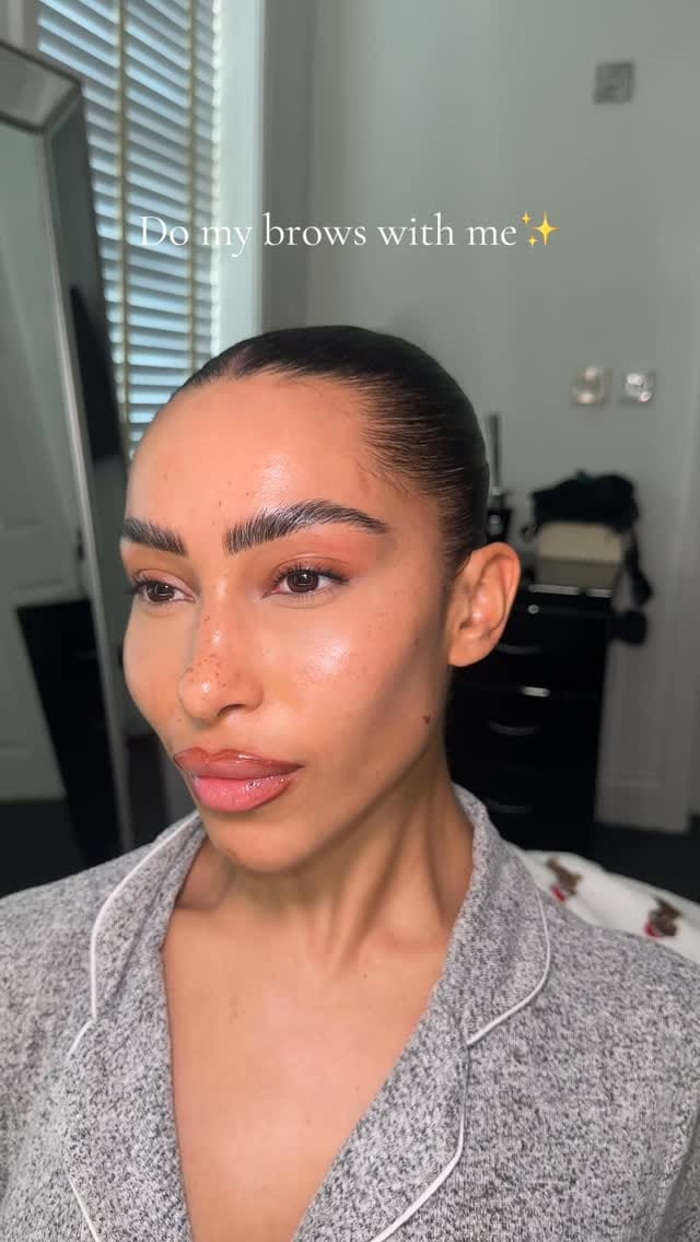 Post 3 by M A K E U P  A R T I S T | L I V E R P O O L on Instagram (video)
