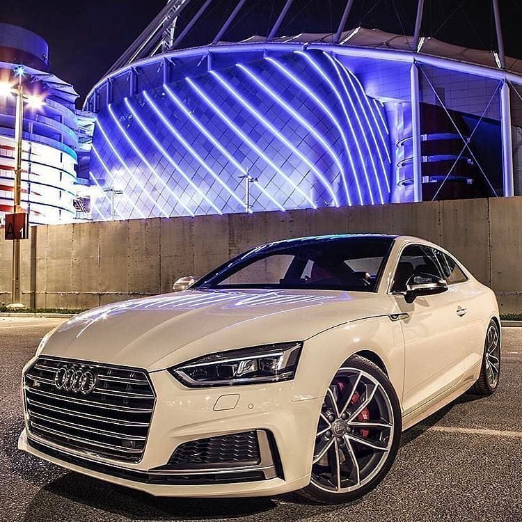 Post 2 by @stunningaudis on Instagram (image)