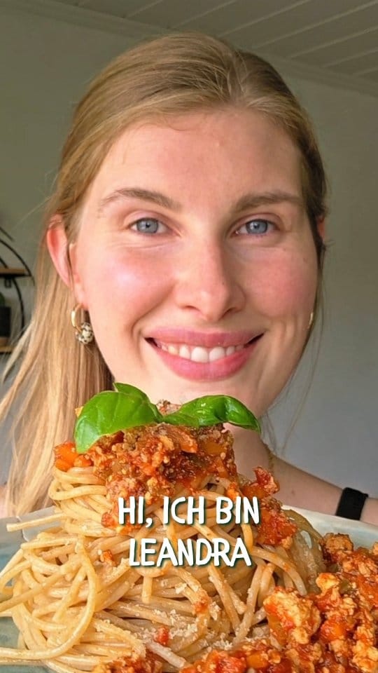 Post 8 by Leandra Heller | vegane proteinreiche Rezepte on Instagram (video)