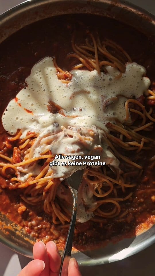 Post 9 by Leandra Heller | vegane proteinreiche Rezepte on Instagram (video)