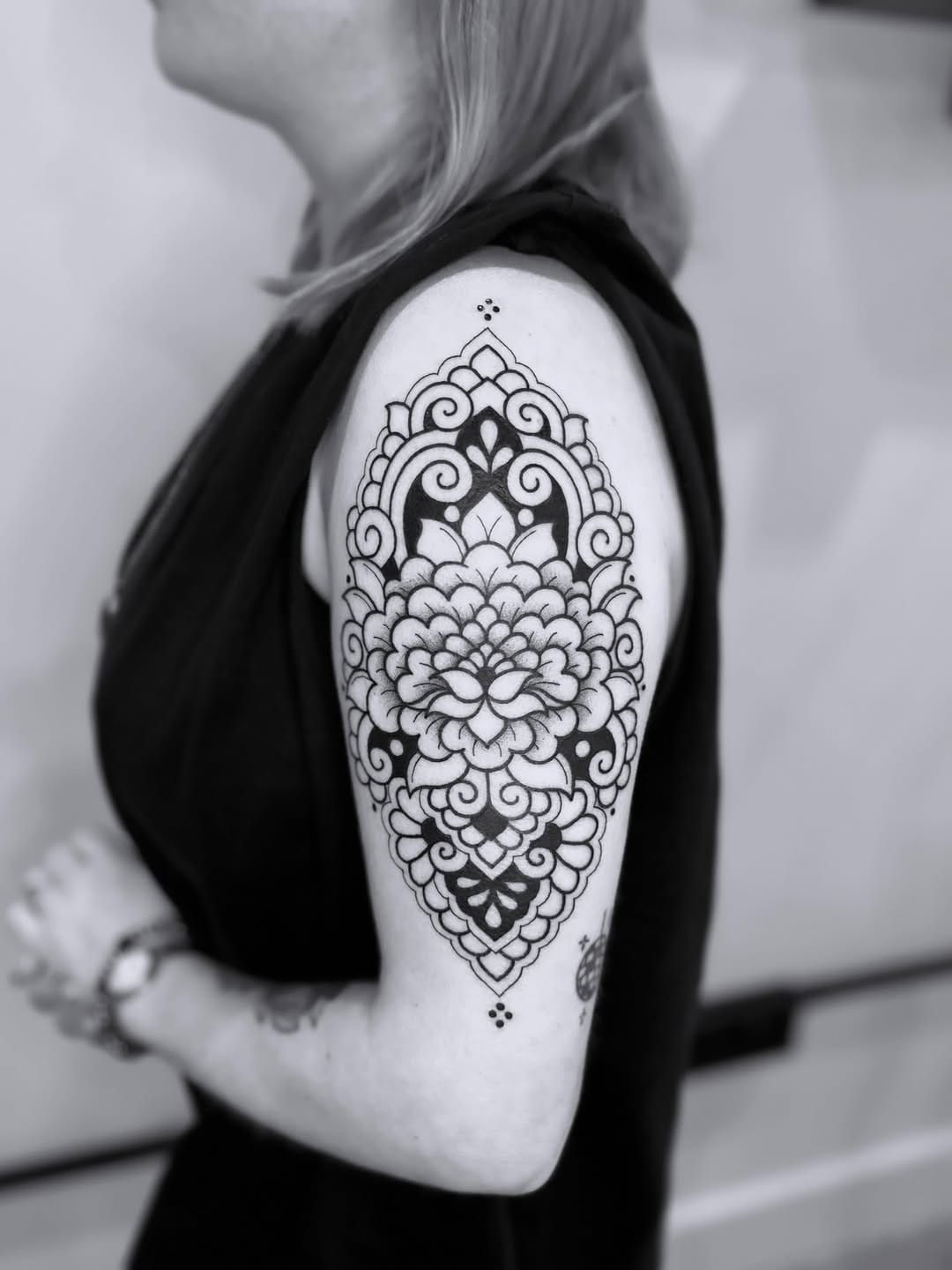 Post 5 by ꕥ Ornamental | Blackwork | Floral ꕥ on Instagram (image)
