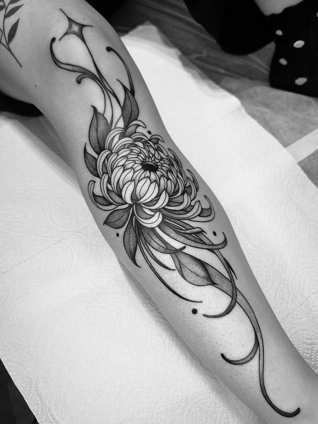 Post 9 by ꕥ Ornamental | Blackwork | Floral ꕥ on Instagram (carousel)