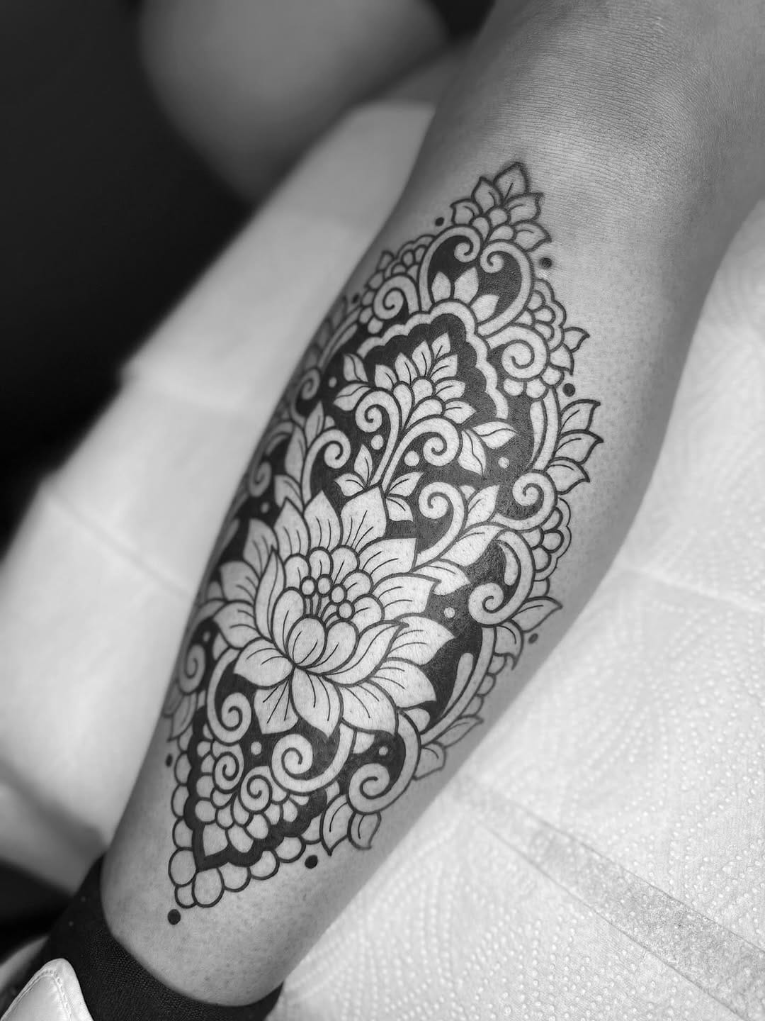 Post 10 by ꕥ Ornamental | Blackwork | Floral ꕥ on Instagram (carousel)