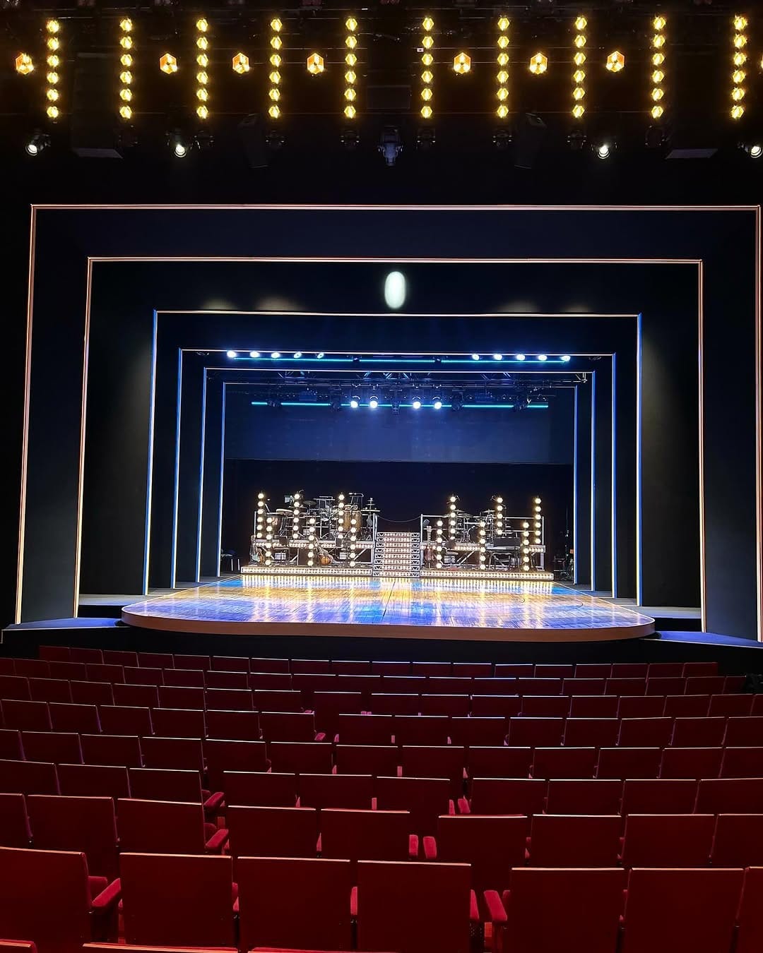 Post 5 by TINA - Das Tina Turner Musical on Instagram (image)