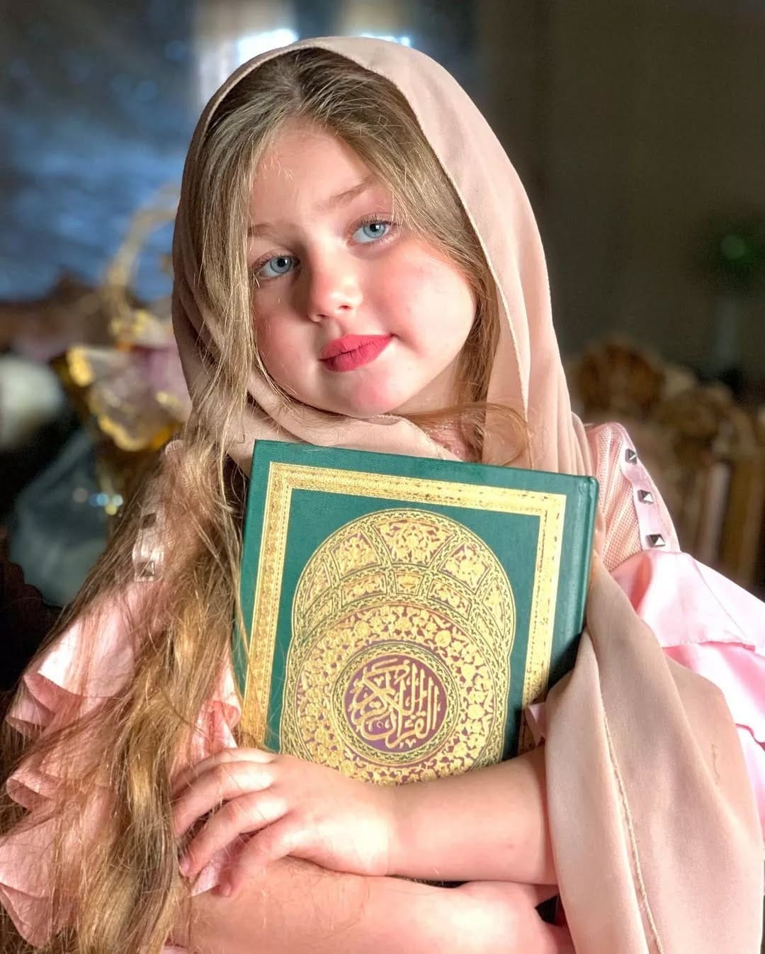 Post 9 by Hijabi Trendy on Instagram (carousel)