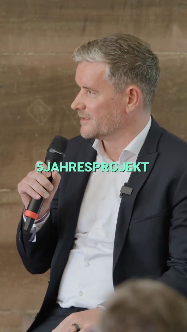 Post 4 by Philipp Kloeckner on Instagram (video)