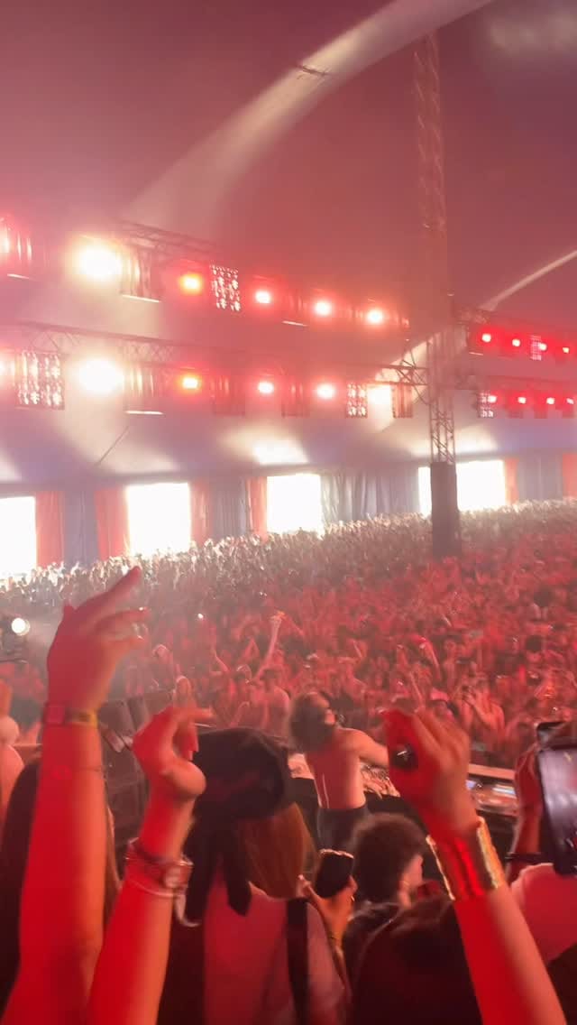 Post 2 by EssentialDanceMusic on Instagram (video)