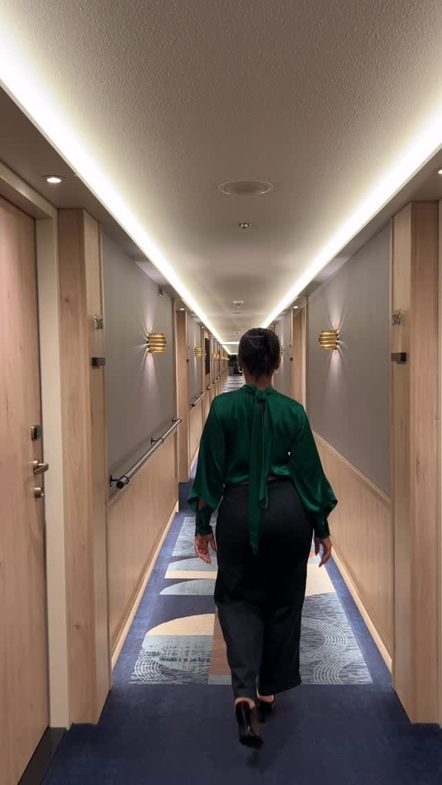 Post 3 by NATALIA on Instagram (video)