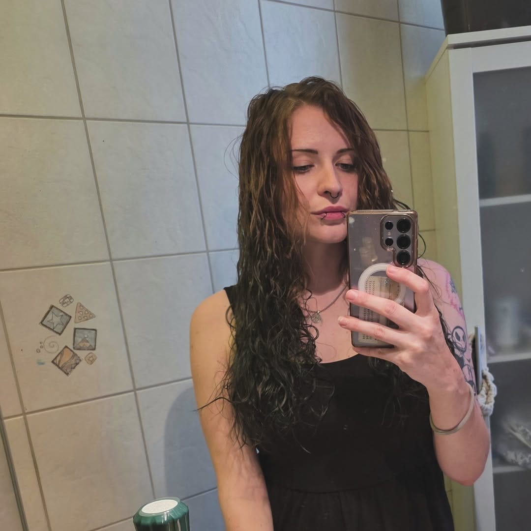 Post 3 by Tara | 29y. | Only Account💋 on Instagram (image)