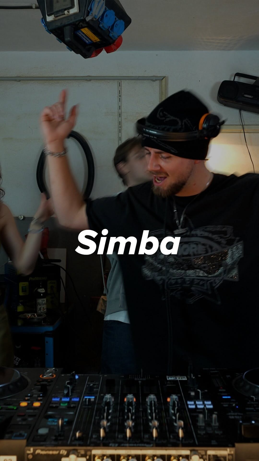 Post 3 by SIMBA on Instagram (video)