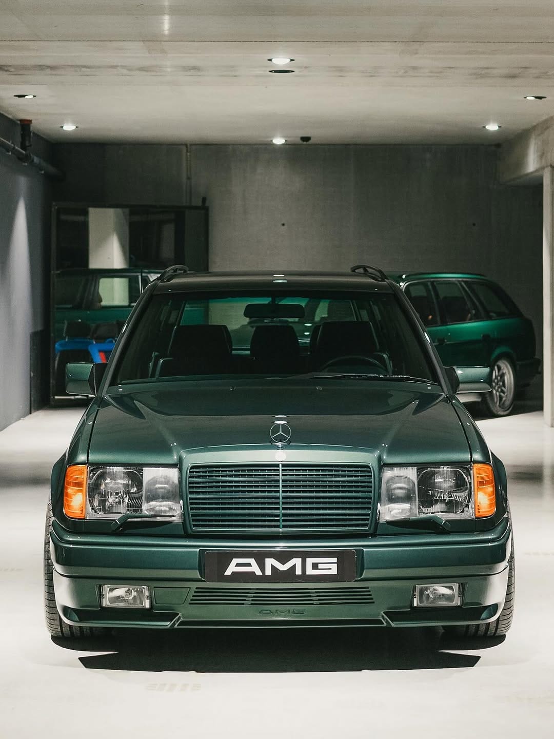 Post 7 by Mint Classics GmbH on Instagram (carousel)