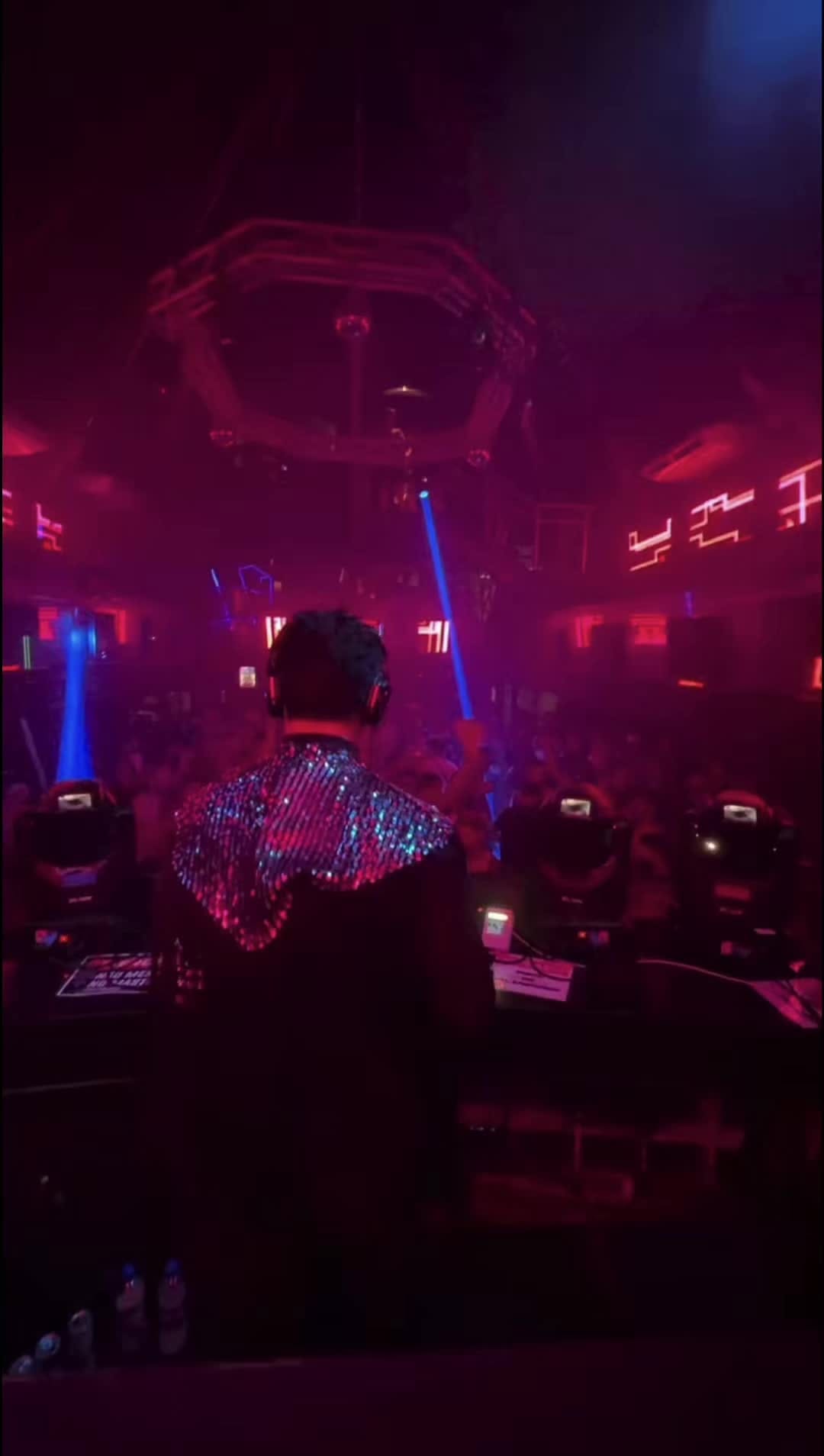 Post 6 by EMMANUEL CAVALCANTE | DJ on Instagram (video)