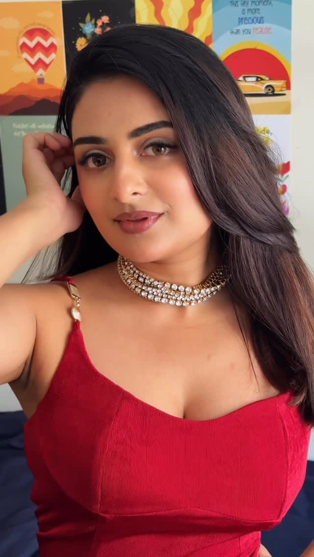 Post 8 by Mumina Makeover on Instagram (video)