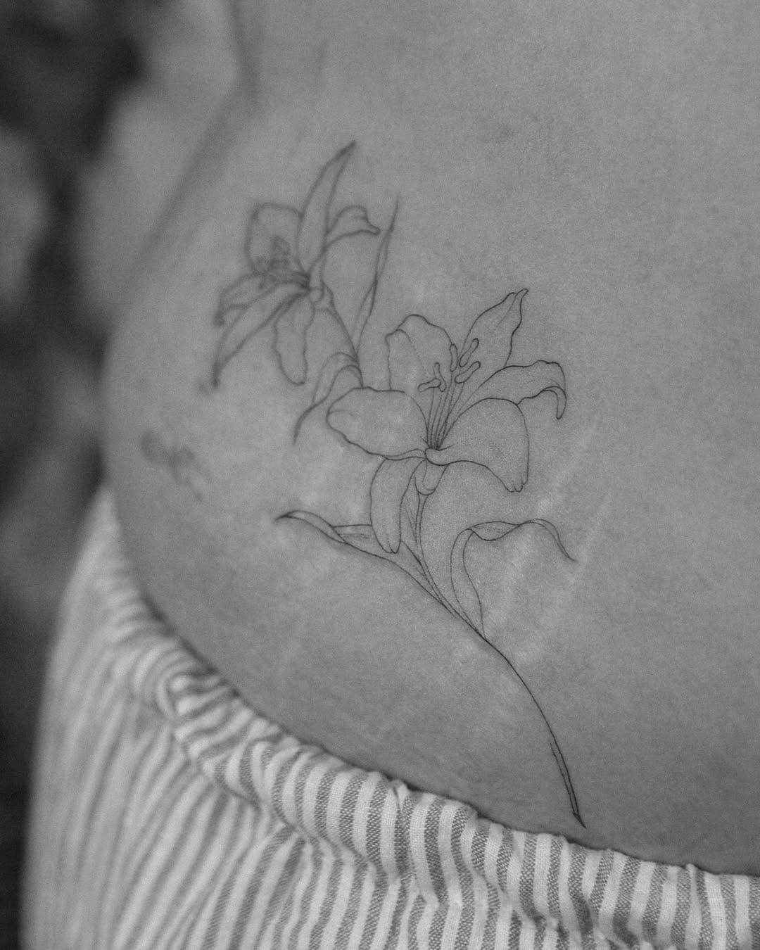 Post 4 by ⟡ Tee ⟡ Fineline machine tattoos on Instagram (carousel)