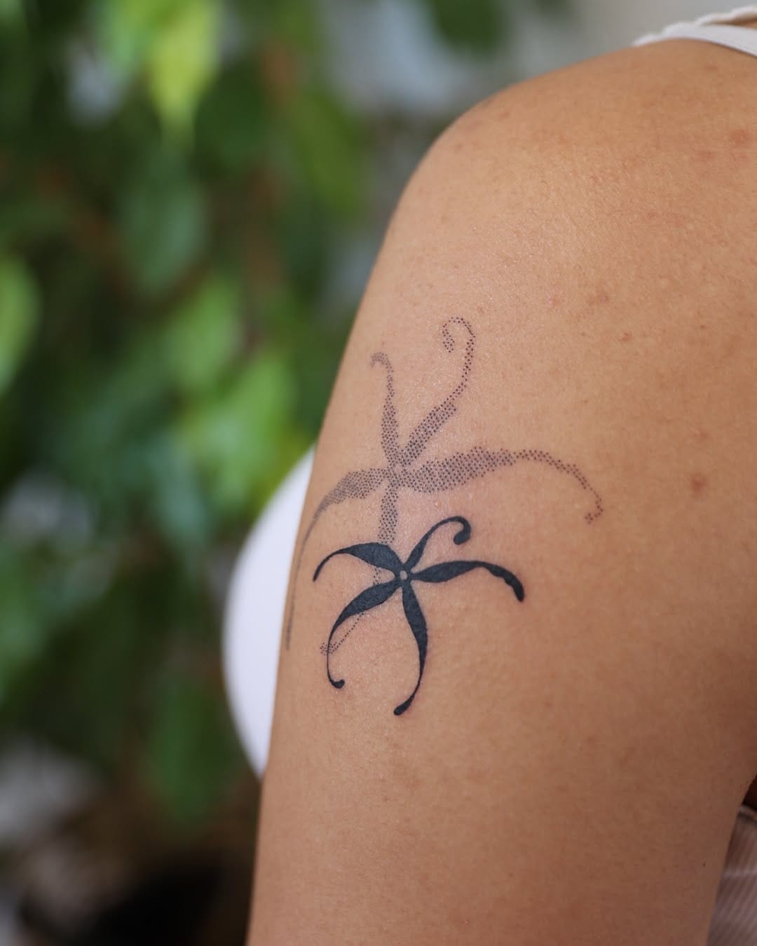 Post 5 by ⟡ Tee ⟡ Fineline machine tattoos on Instagram (carousel)