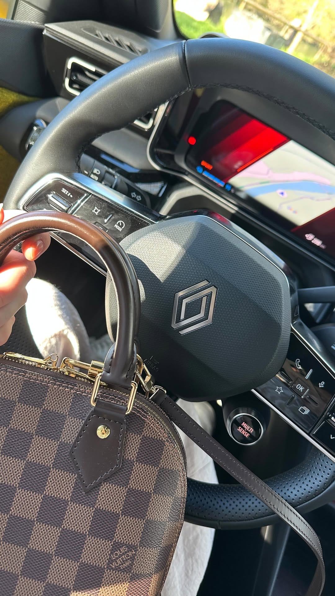 Post 6 by Vanessa Lisa Oelmann on Instagram (video)
