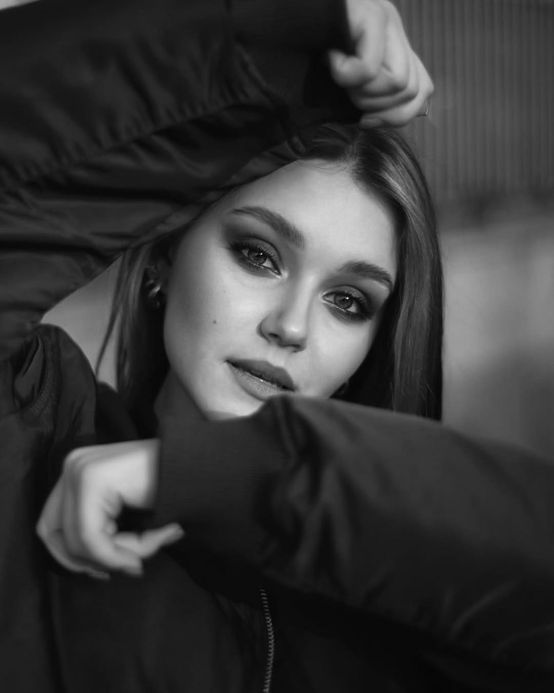 Post 6 by LIZAVETA MISNIKOVA on Instagram (carousel)