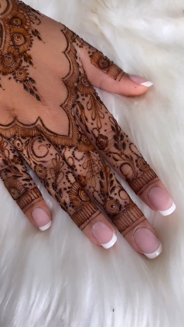 Post 4 by 𝐇𝐄𝐍𝐍𝐀 𝐁𝐘 𝐒𝐀𝐅𝐅𝐀🍃 on Instagram (video)