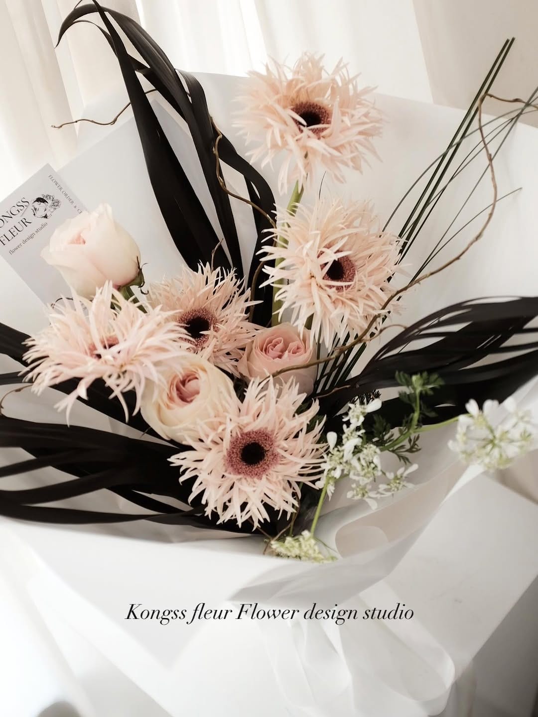Post 4 by 콩쓰플레르 Florist yejinkong • 인천구월동꽃집 웨딩부케 플라워디렉팅 플라워레슨 on Instagram (image)