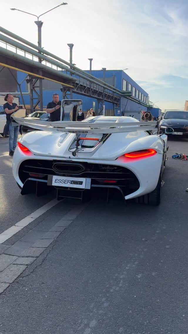 Post 5 by Enzo on Instagram (video)
