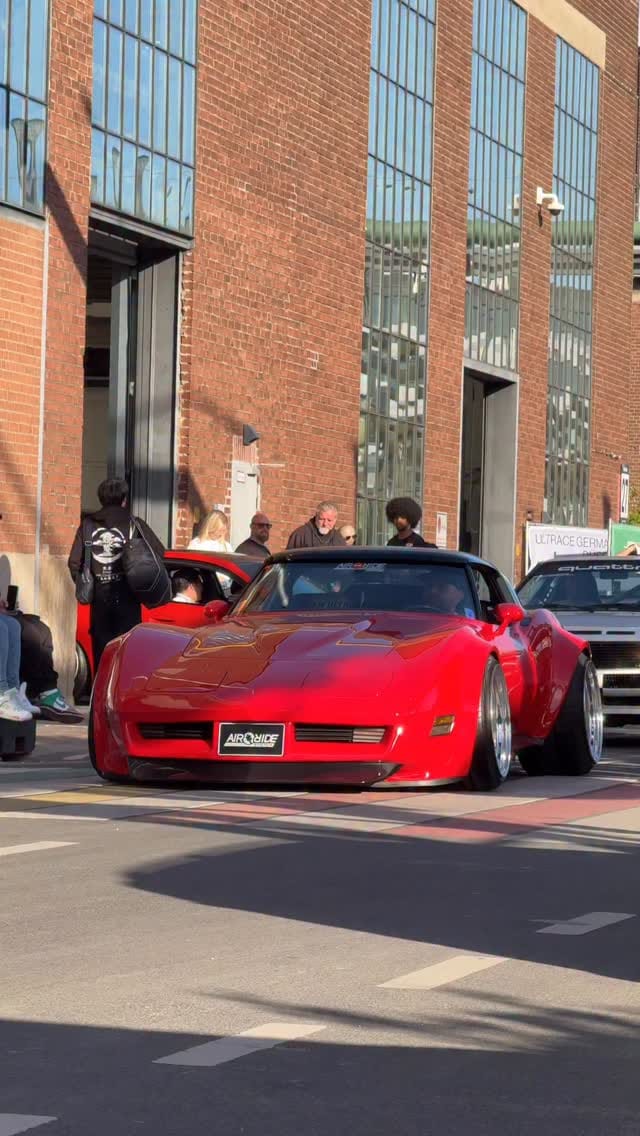 Post 2 by Enzo on Instagram (video)