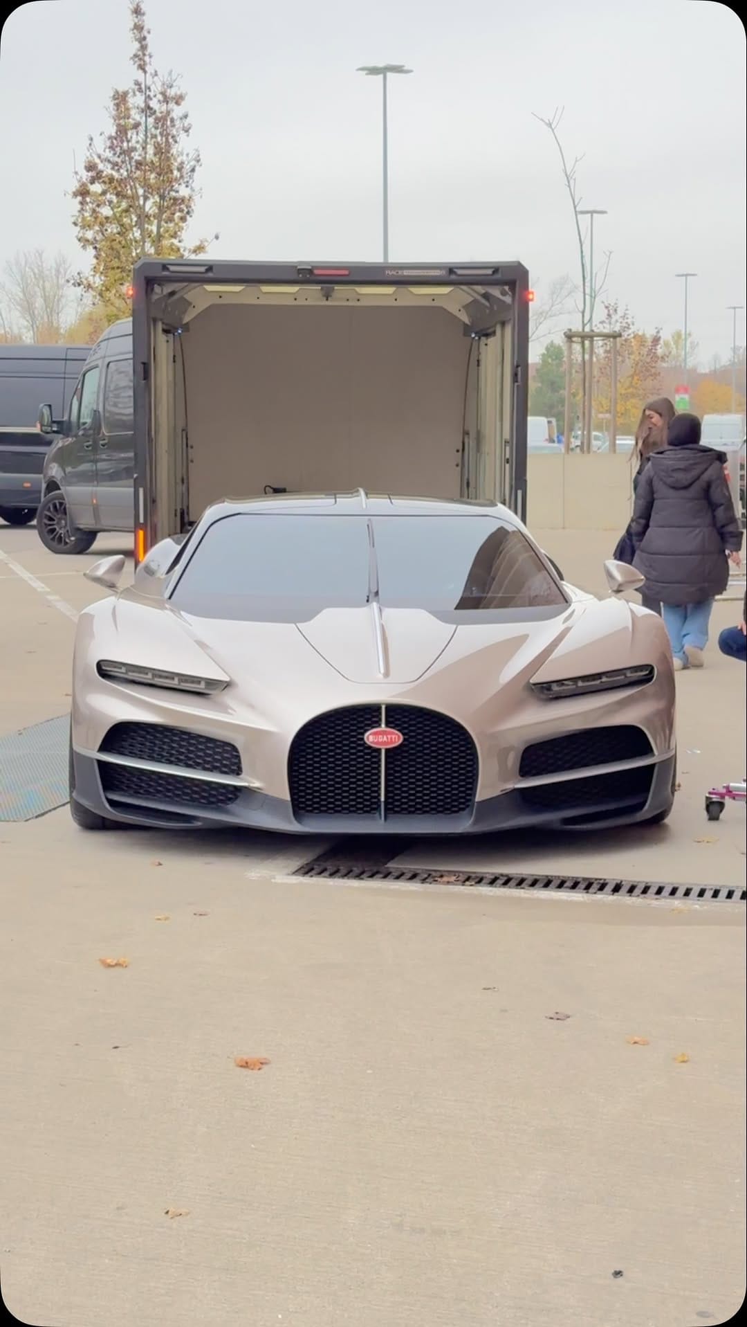 Post 10 by Enzo on Instagram (video)
