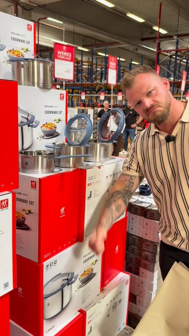 Post 3 by Dan‘s Kitchen on Instagram (video)