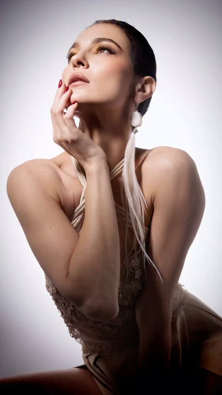 Post 7 by Nina de Lianin on Instagram (video)