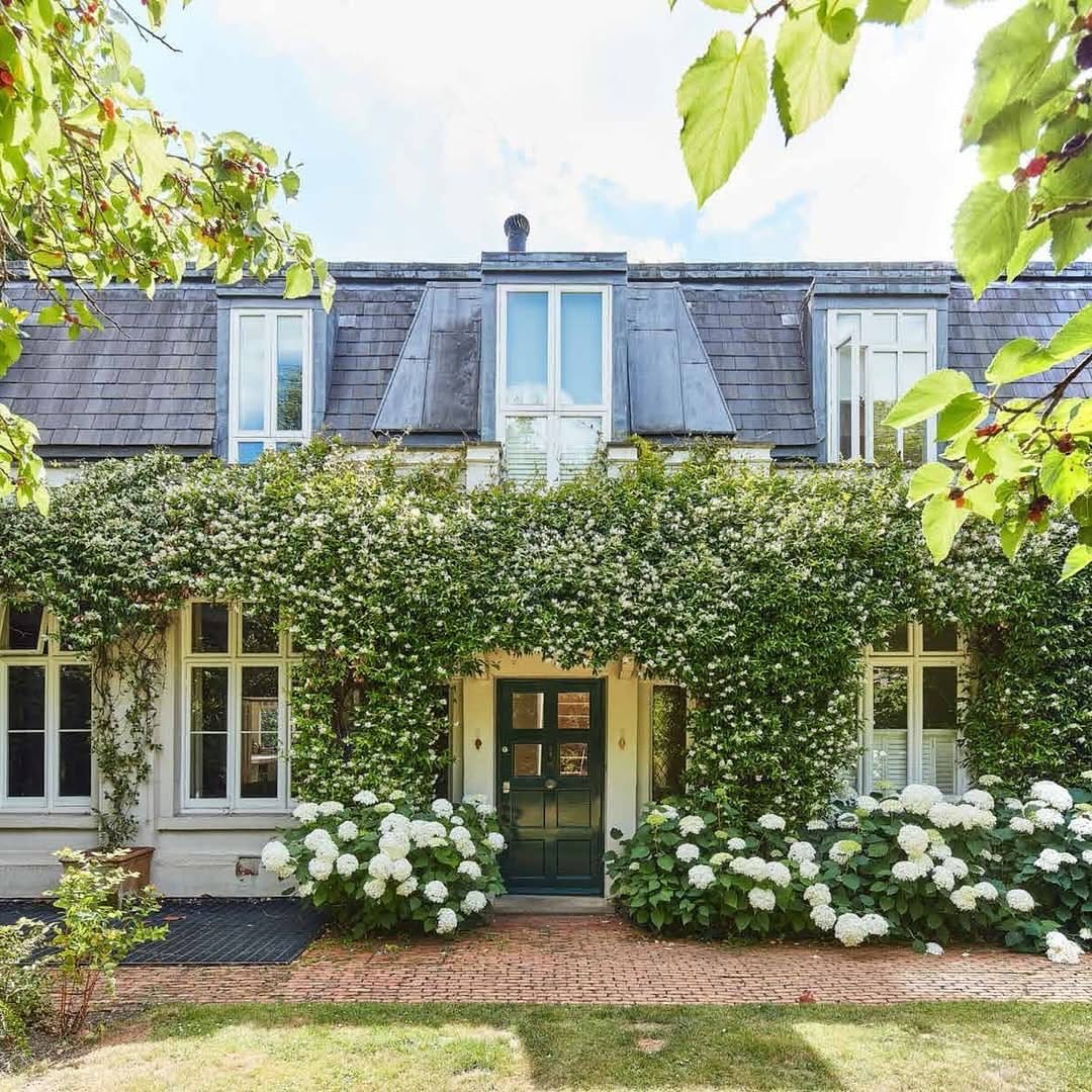 Post 10 by Giles Barrett | Notting Hill Estate Agent on Instagram (carousel)