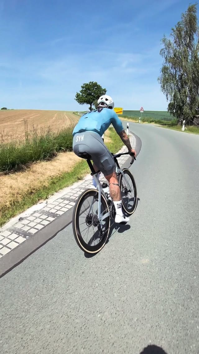 Post 2 by Tommy Kötteritz on Instagram (video)