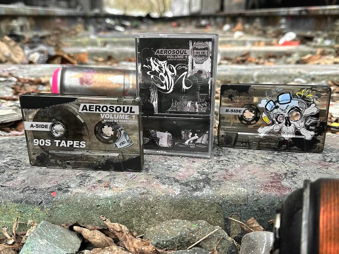 Post 10 by 𝟗𝟎'𝐒 𝐓𝐀𝐏𝐄𝐒 on Instagram (carousel)