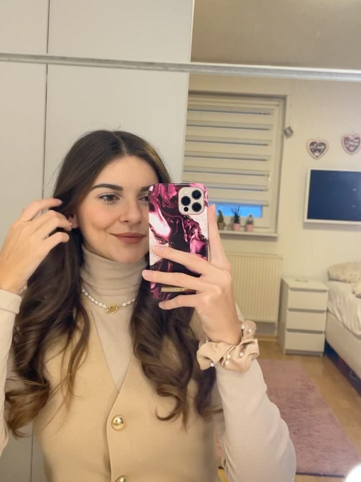 Post 1 by Tuğçe on Instagram (carousel)