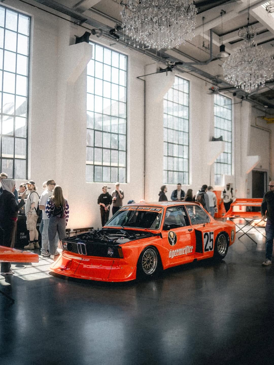 Post 5 by HUB:RAUM on Instagram (carousel)