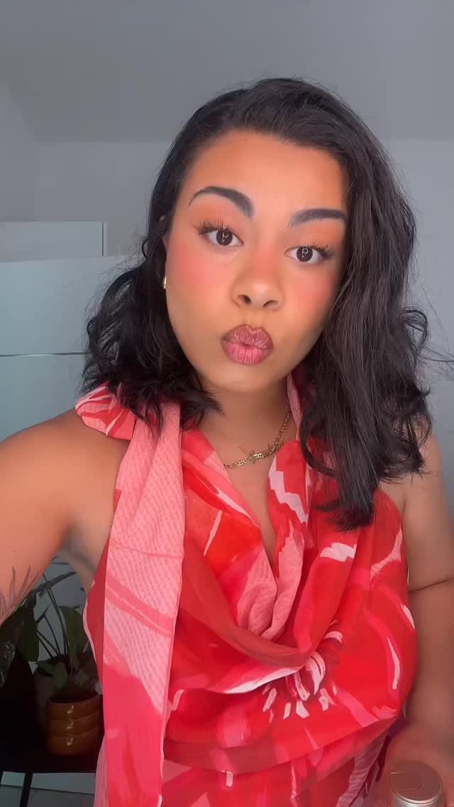 Post 5 by Laeti on Instagram (video)