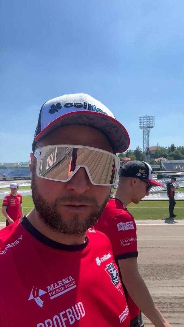 Post 2 by Martin Smolinski on Instagram (video)