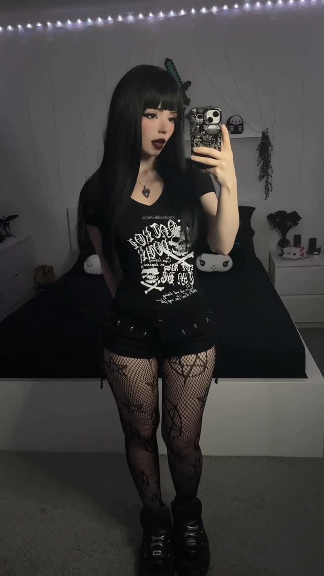 Post 10 by ⟡ 𝐿𝐼𝑍𝐴 ⟡ on Instagram (video)